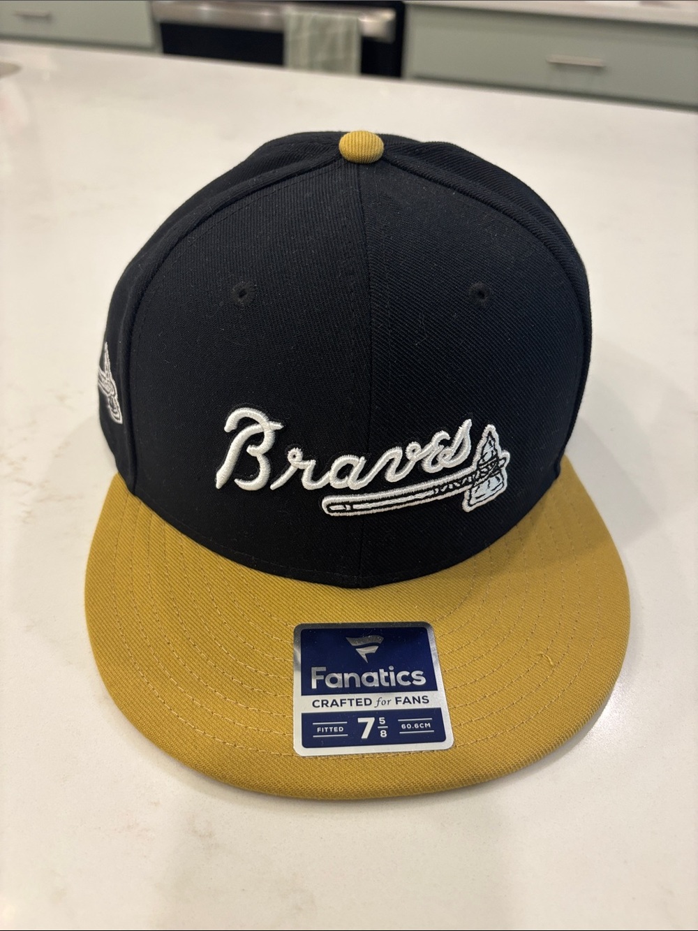 Fanatics Atlanta Braves Two-Tone Hat - Black & Gold Accent
